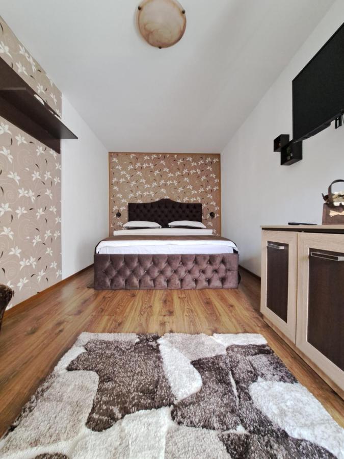 Shelby Accommodation -Adult Only- Сіная Екстер'єр фото