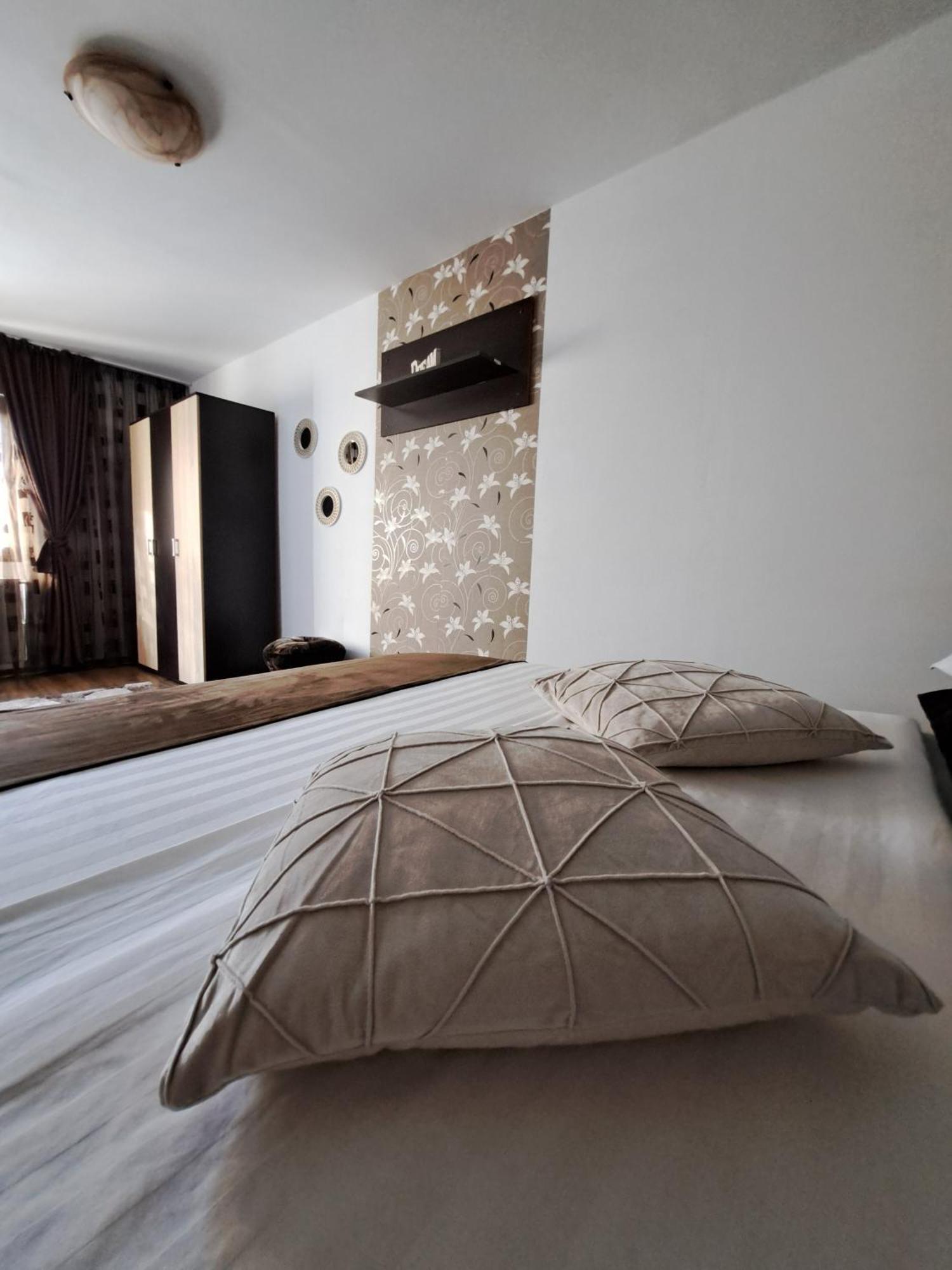 Shelby Accommodation -Adult Only- Сіная Екстер'єр фото