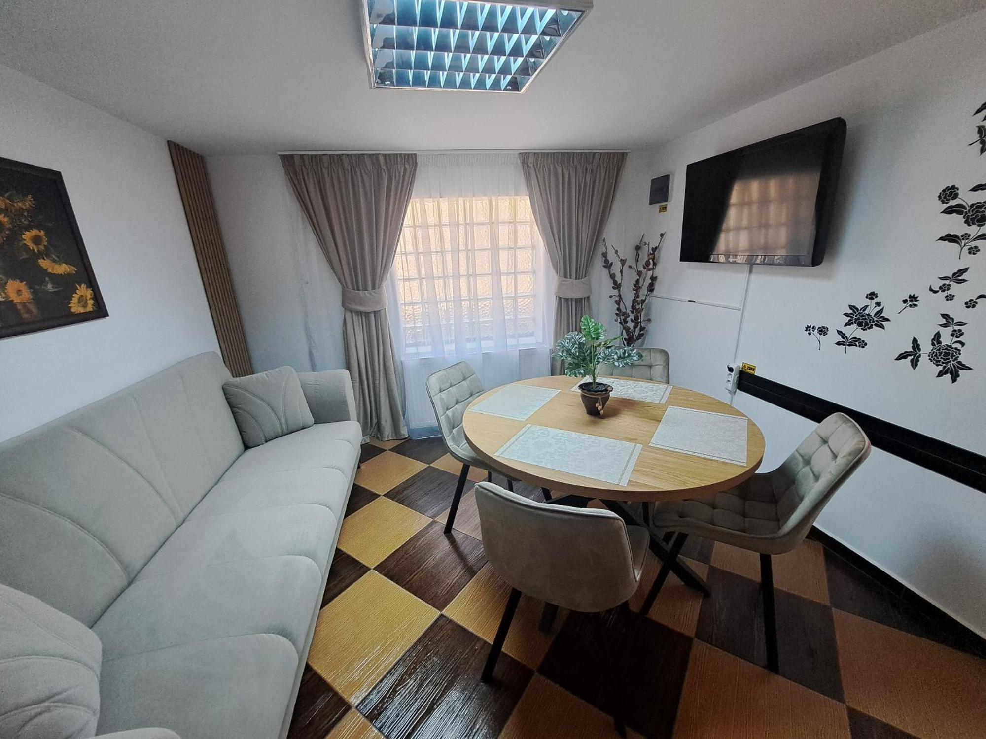 Shelby Accommodation -Adult Only- Сіная Екстер'єр фото